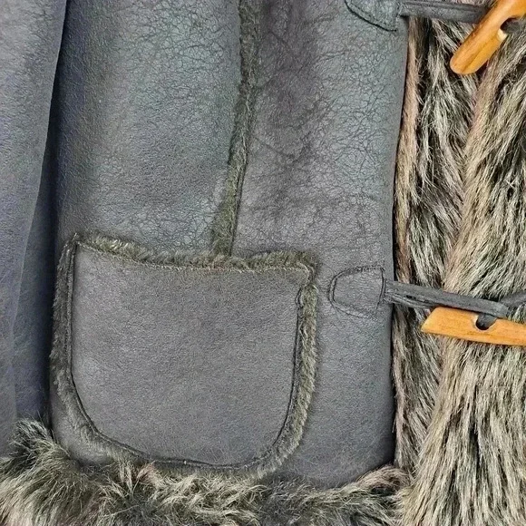 New York Classic Faux fur Jacket Size Medium - Picture 6 of 13